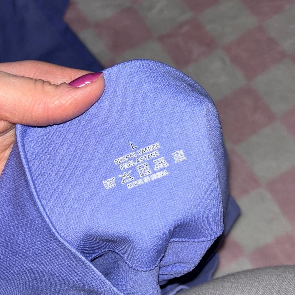 Lavender butt enhancing Leggings - Picture 4 of 7